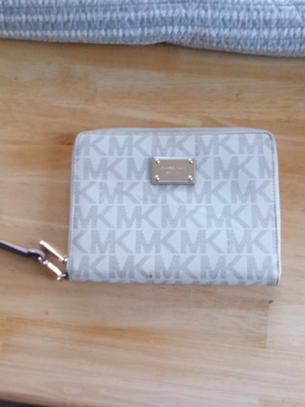 Michael Kors Jet Set Travel Large Logo  Zippered Case and Organizer